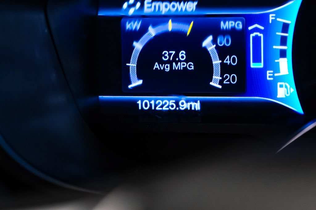 Used 2015 Ford C-MAX Energi SEL w/ Equipment Group 302A FWD image 20