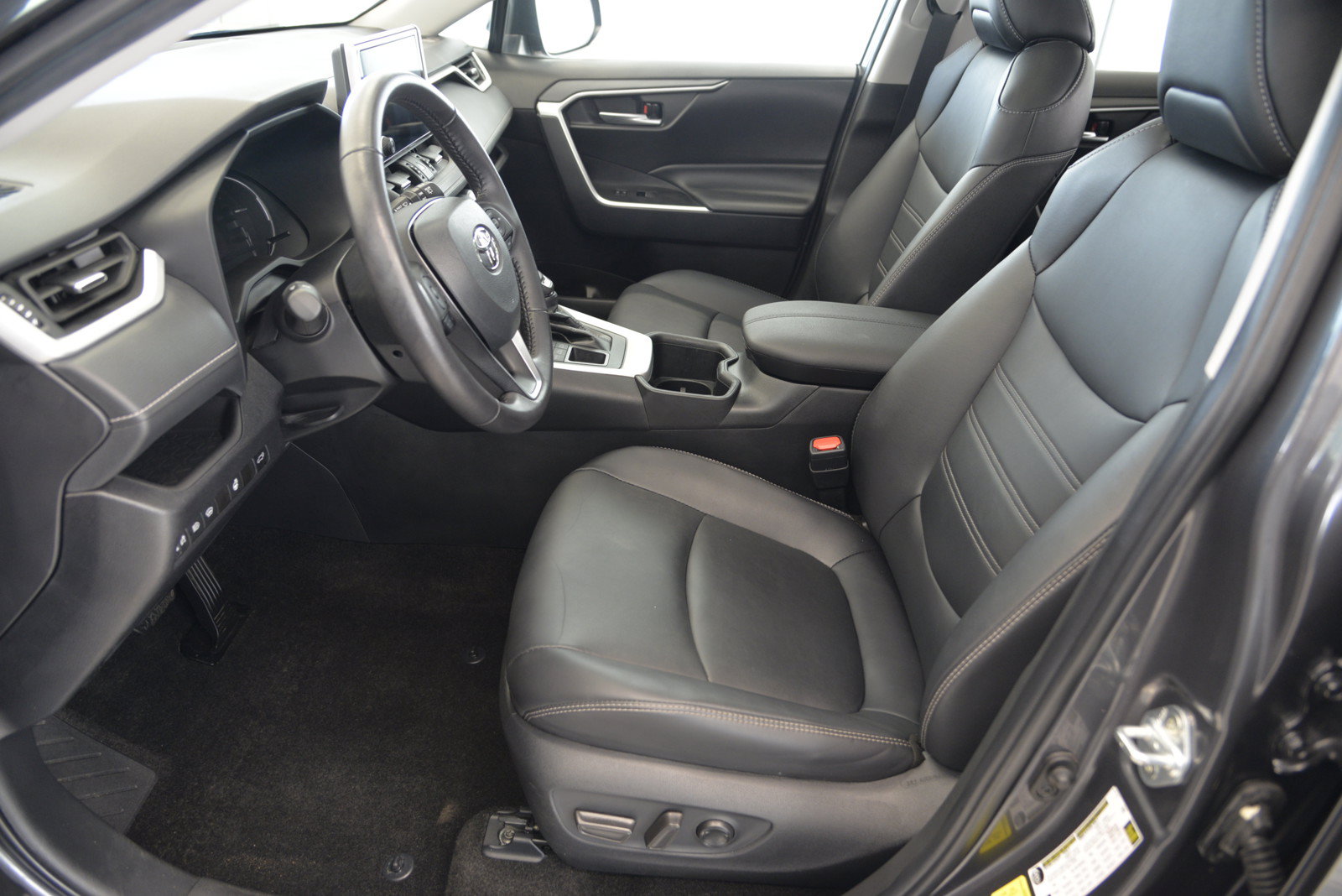 Used 2024 Toyota RAV4 XLE Premium w/ Weather Package AWD/4WD image 11