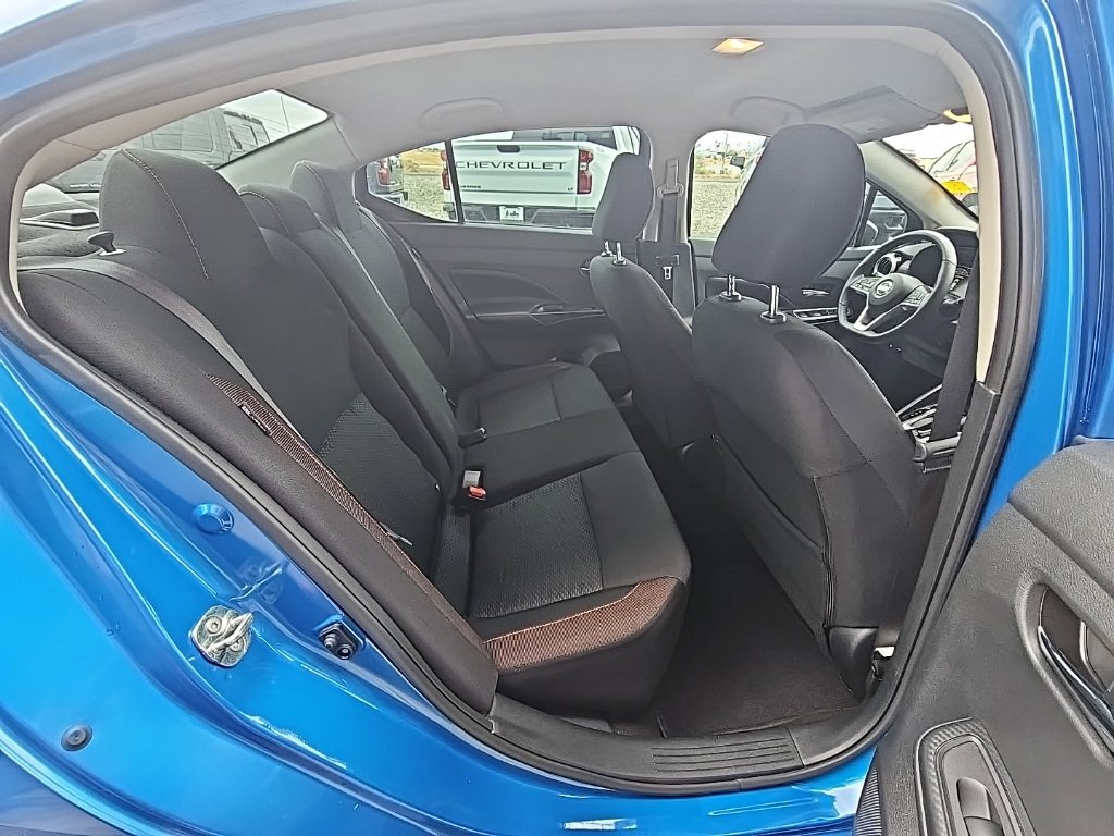 Used 2022 Nissan Versa SR image 12