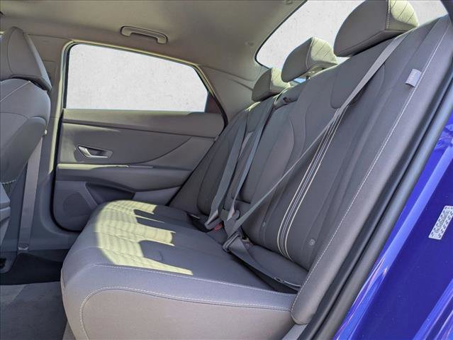 Used 2024 Hyundai Elantra SEL w/ Convenience Package FWD image 18