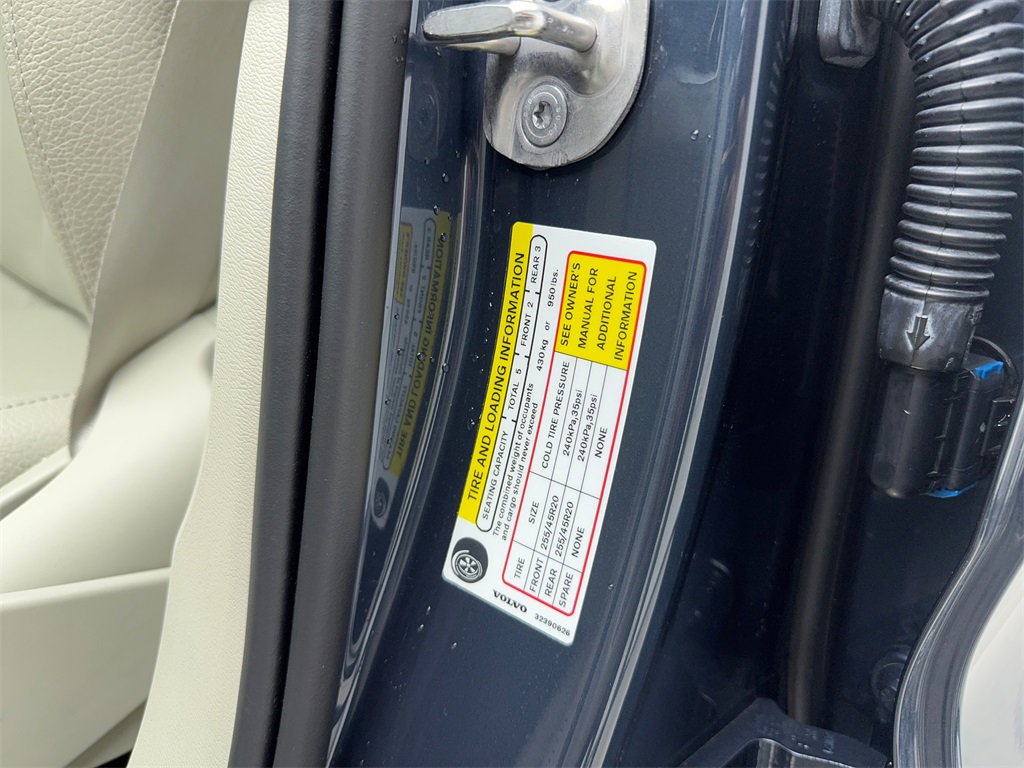Used 2025 Volvo XC60 T8 Plus w/ Protection Package Premier image 54