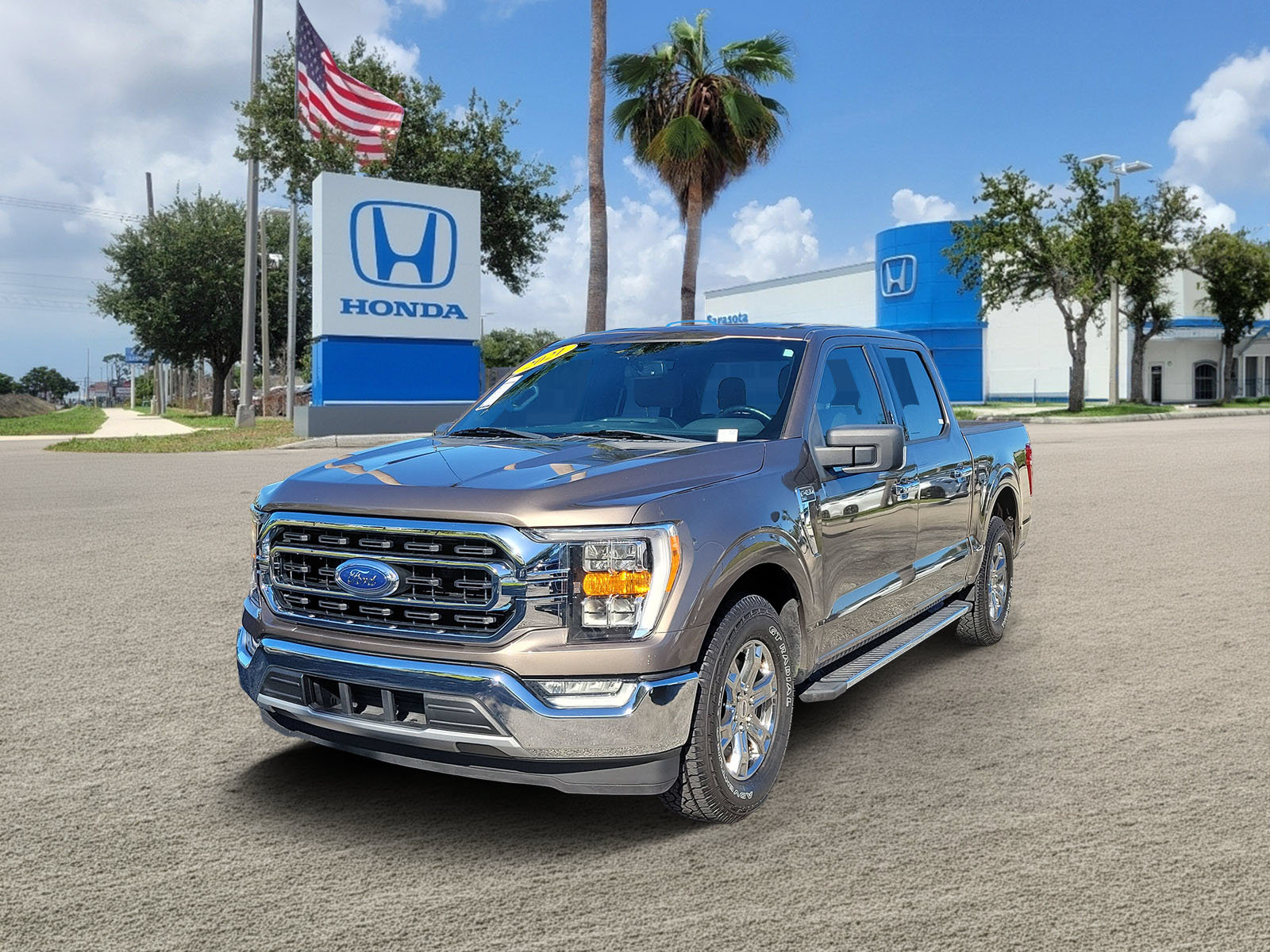Used 2021 Ford F150 XLT w/ Equipment Group 302A High RWD image 4
