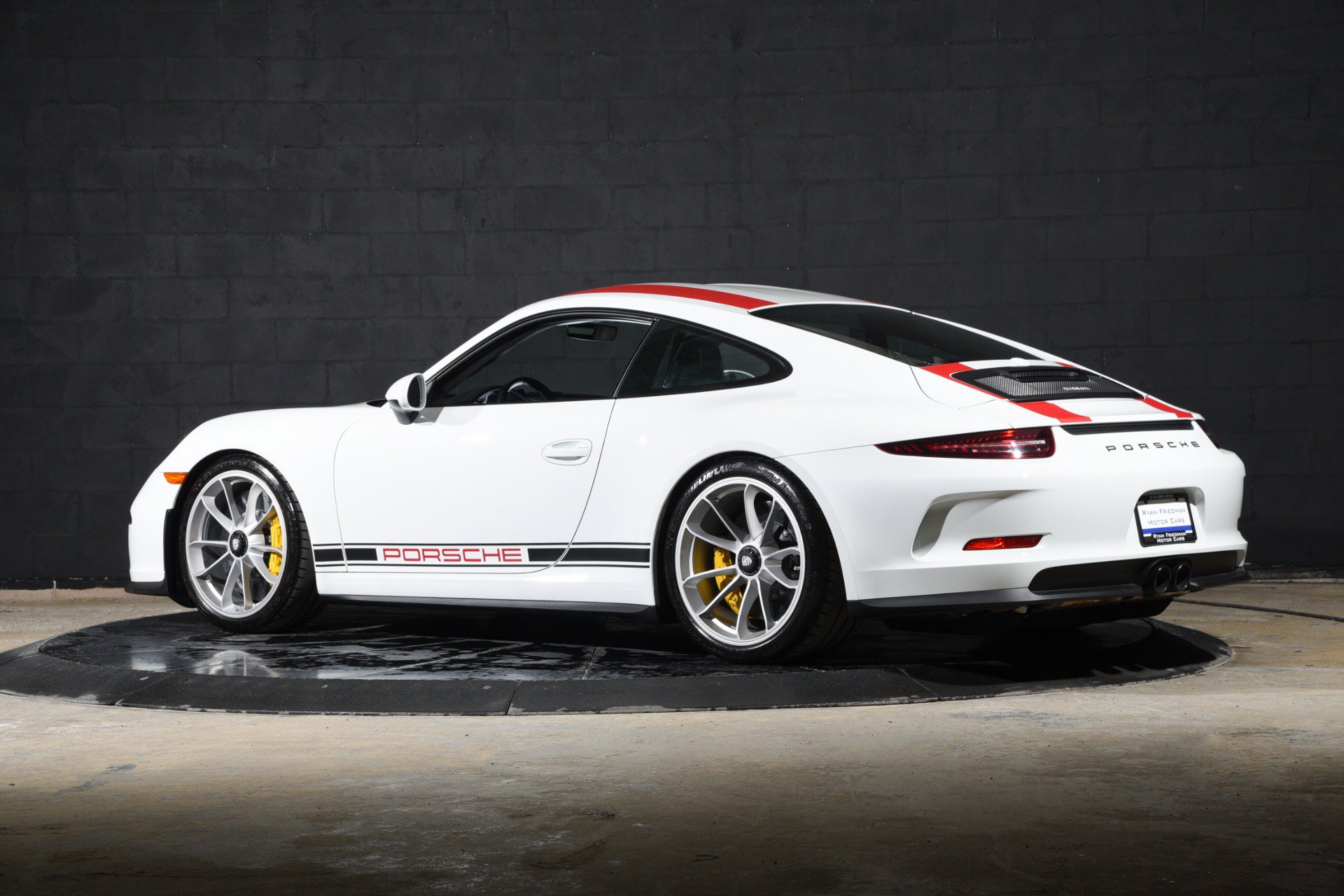 Used 2016 Porsche 911 R RWD image 25