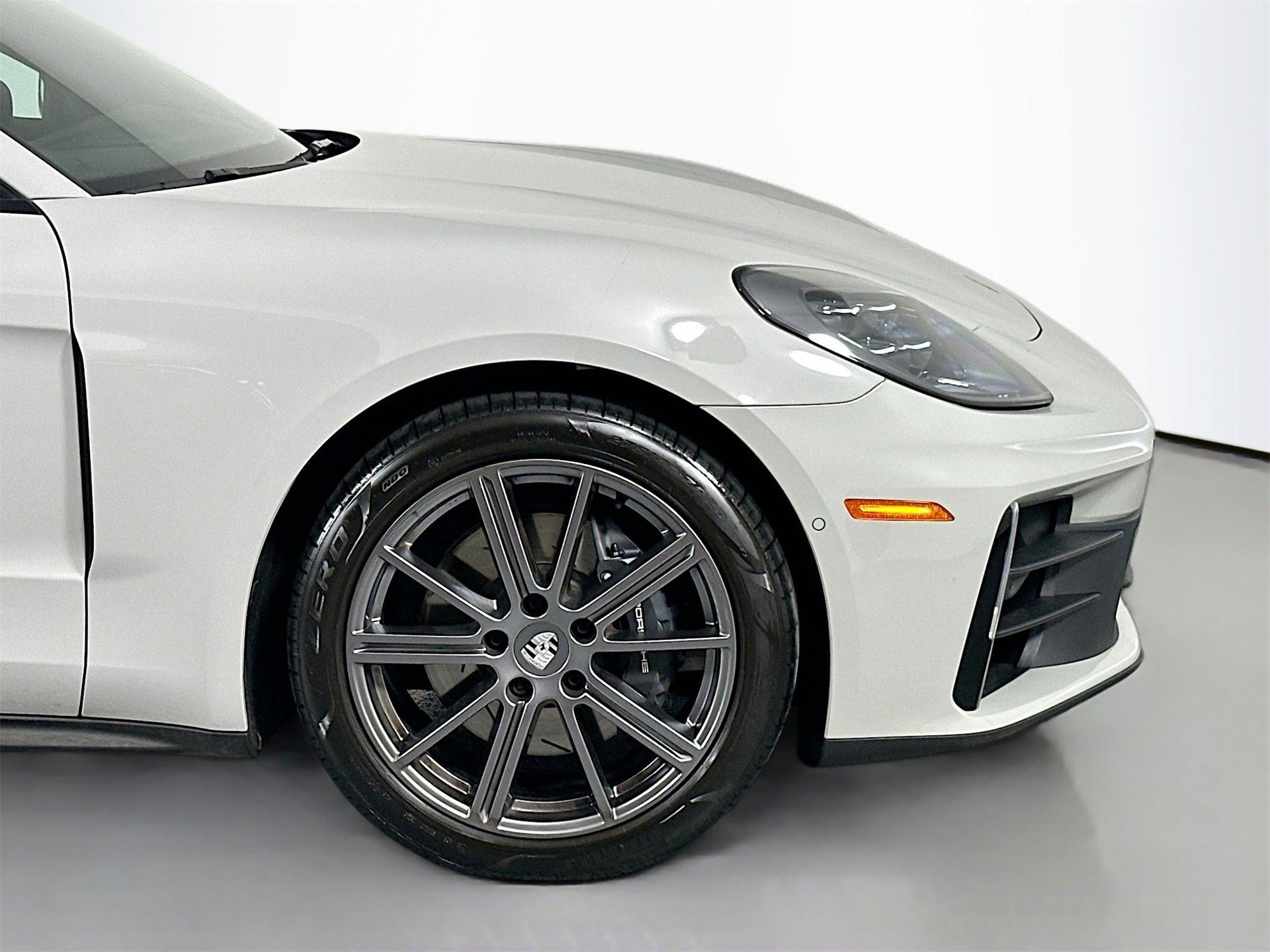 New 2025 Porsche Panamera 4 image 14