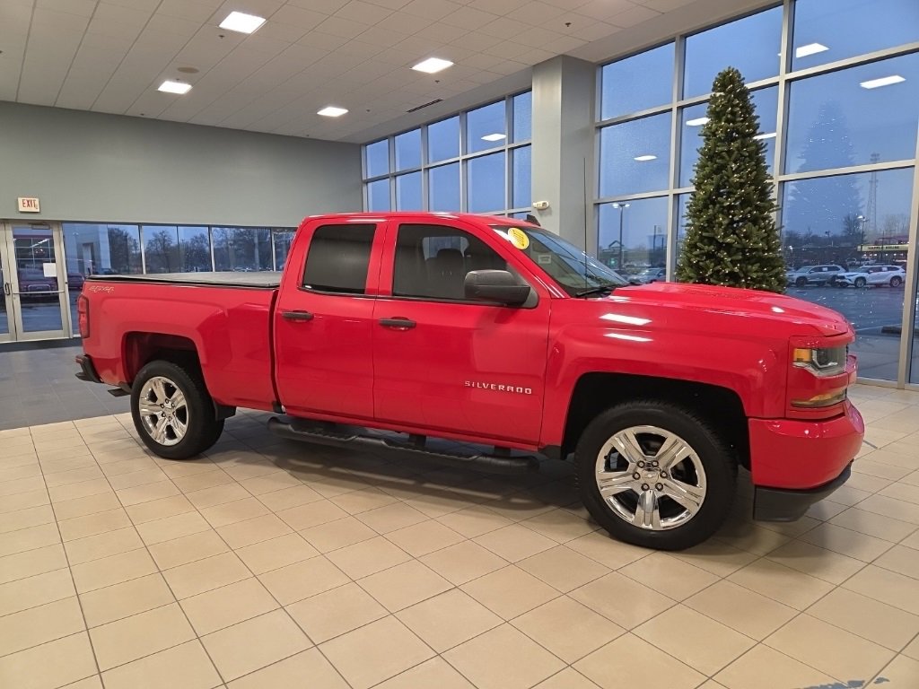 Used 2017 Chevrolet Silverado 1500 Custom w/ Custom Convenience Package image 5