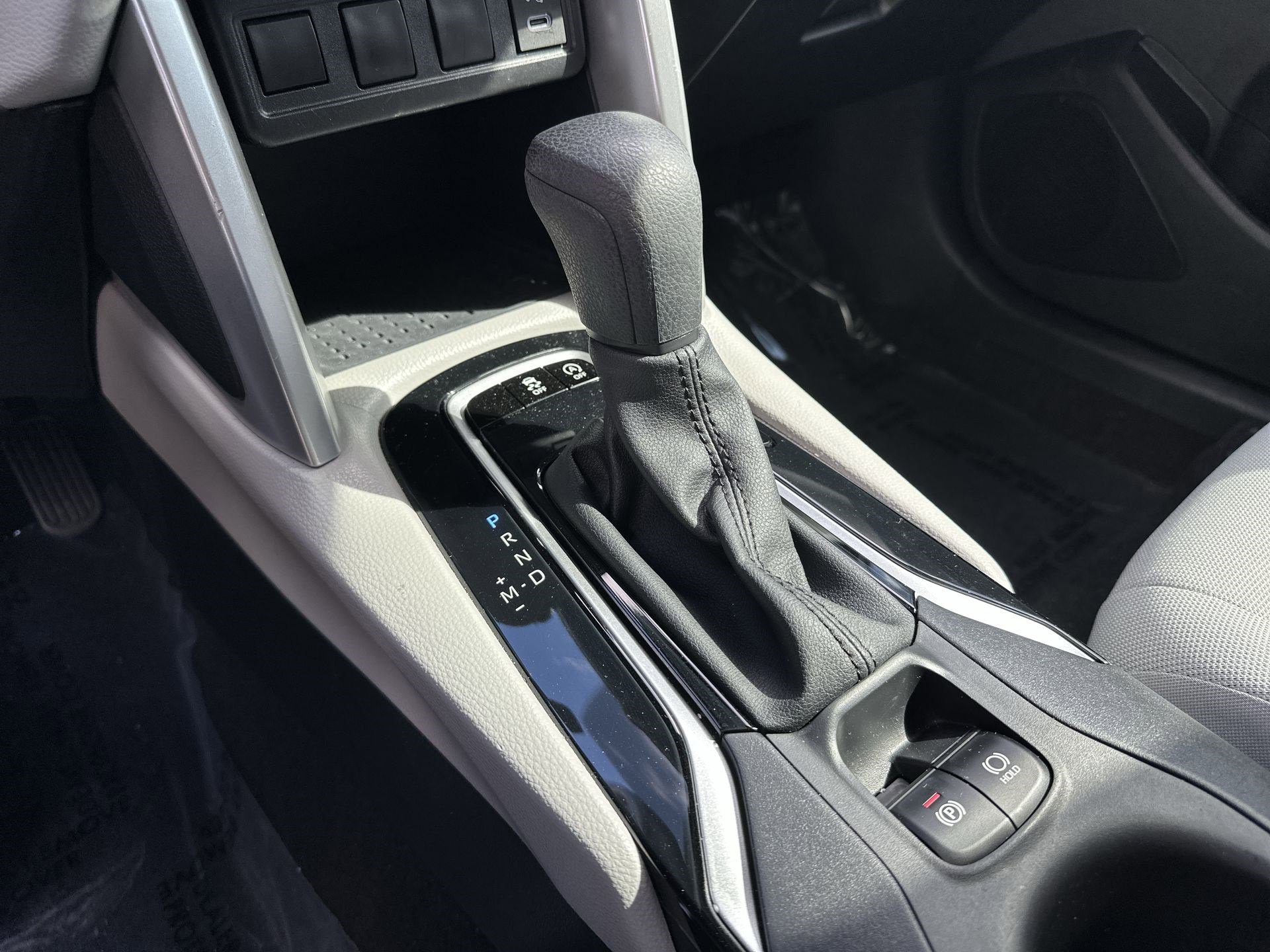 Used 2024 Toyota Corolla Cross L image 20