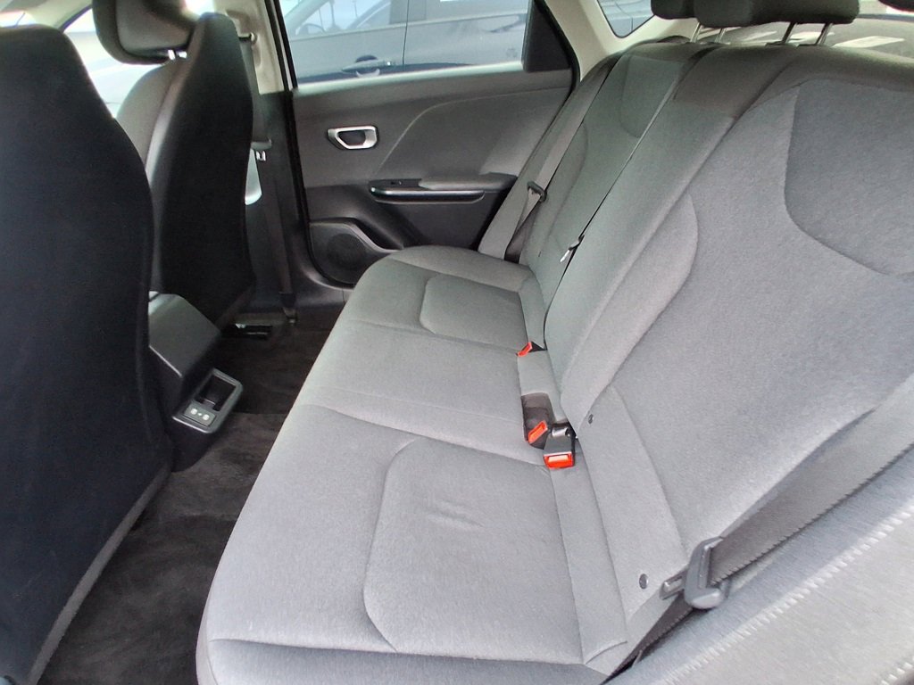 Used 2025 Kia K4 LXS image 19
