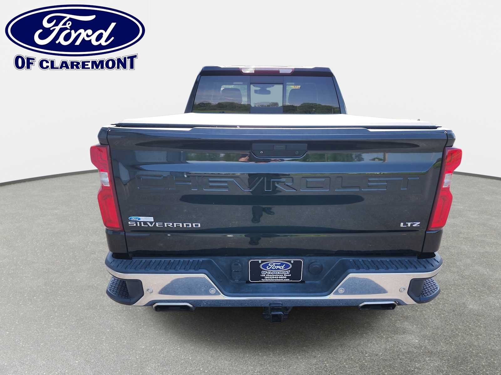Used 2019 Chevrolet Silverado 1500 LTZ w/ LTZ Plus Package AWD/4WD image 16