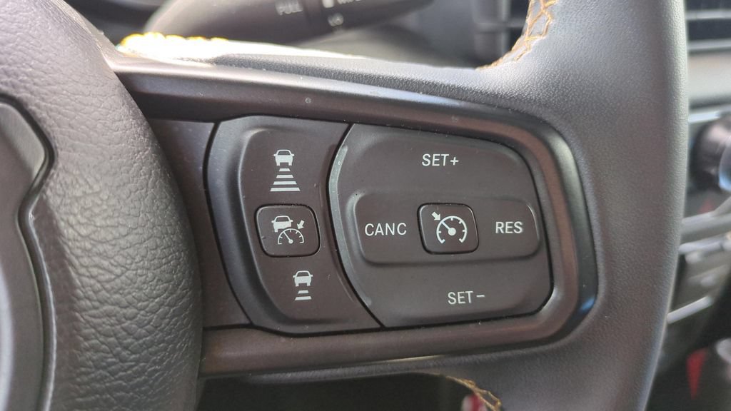 Used 2025 Jeep Wrangler Unlimited Sport AWD/4WD image 19