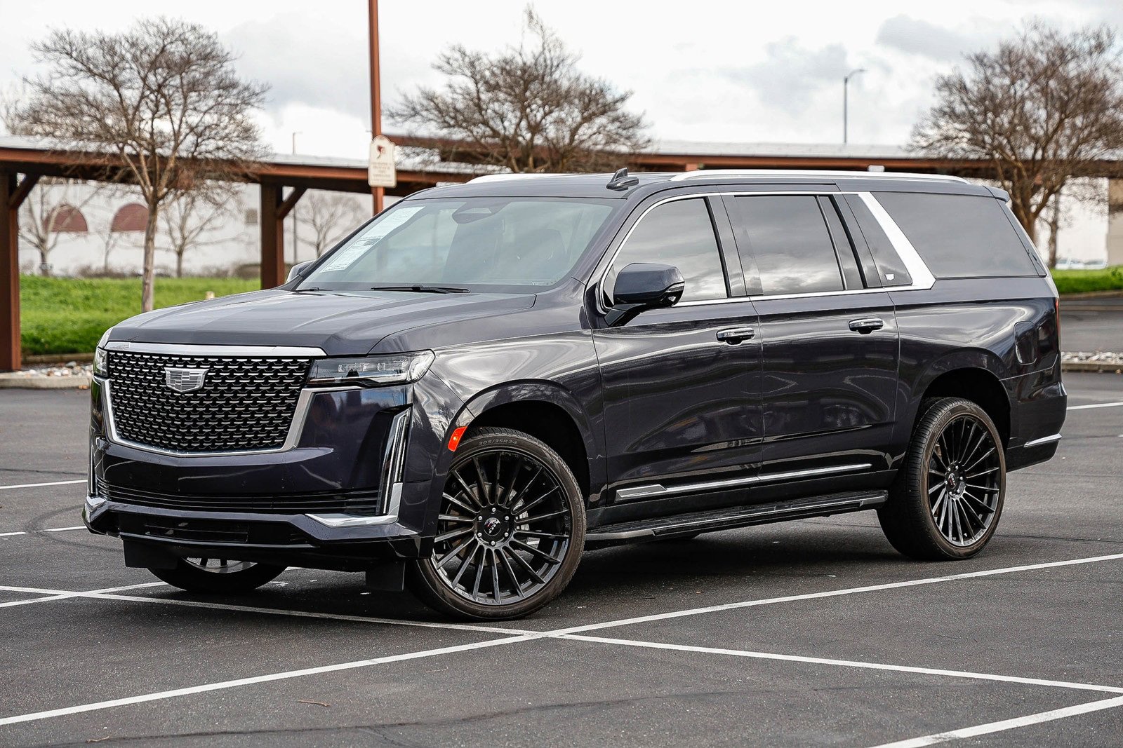 Used 2022 Cadillac Escalade ESV Luxury image 28