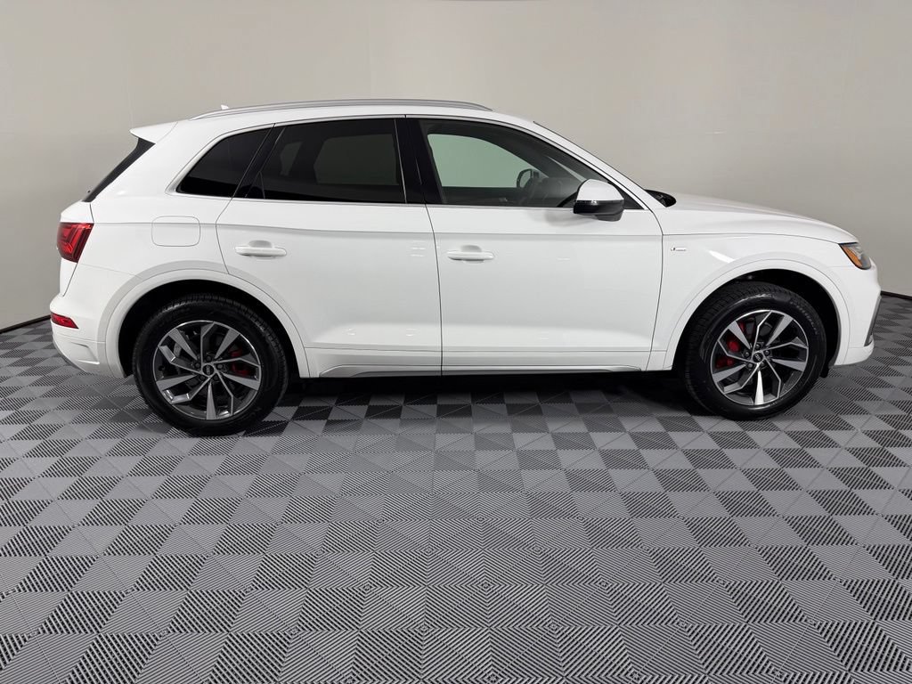 Used 2022 Audi Q5 2.0T Premium w/ Convenience Package AWD/4WD image 11