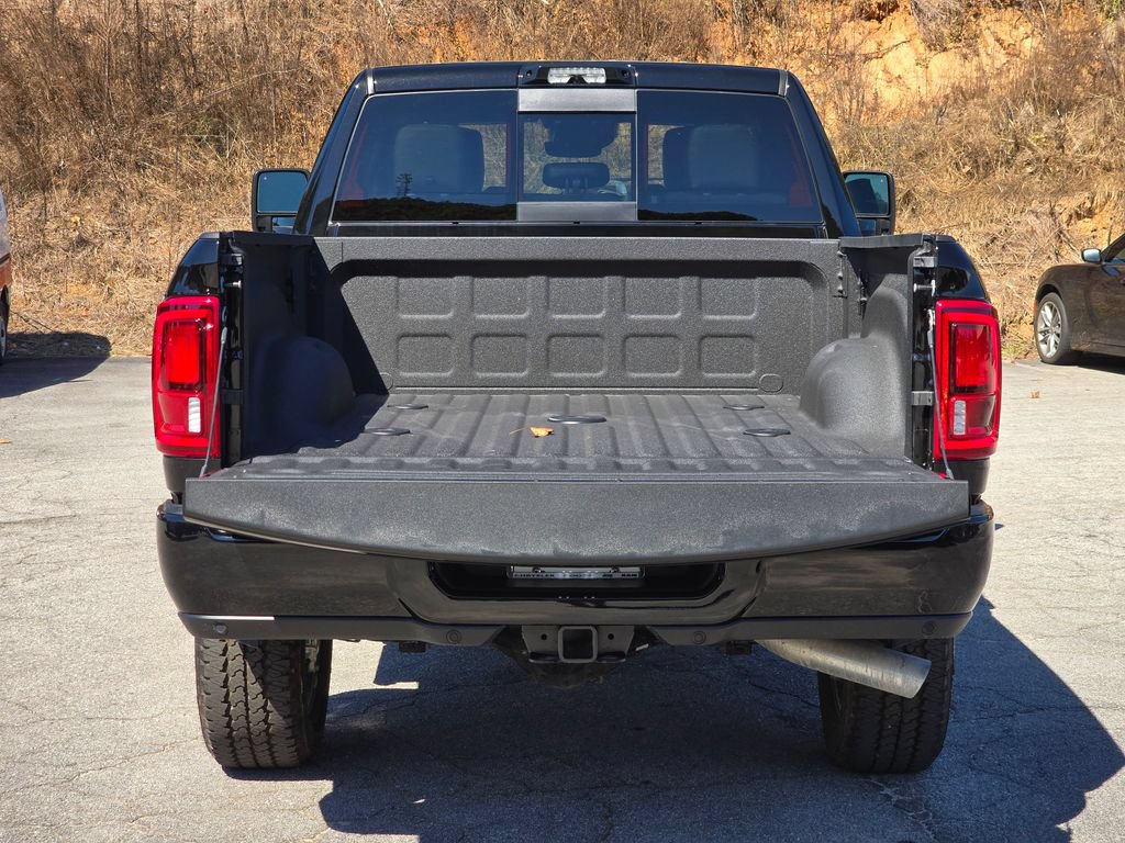 New 2026 RAM 2500 Laramie w/ Night Edition AWD/4WD image 17