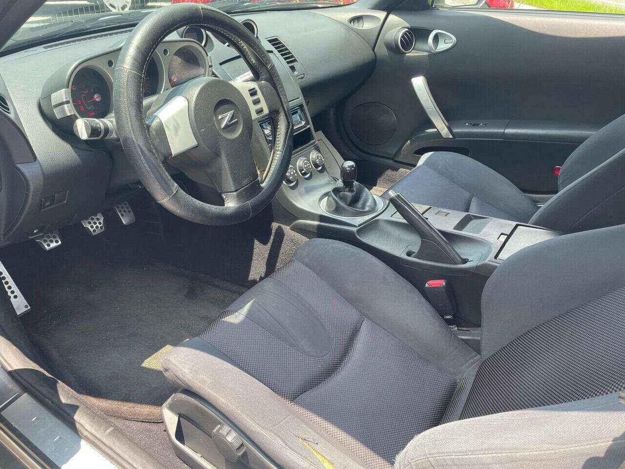 Used 2004 Nissan 350Z Enthusiast w/ Aerodynamics Pkg image 10