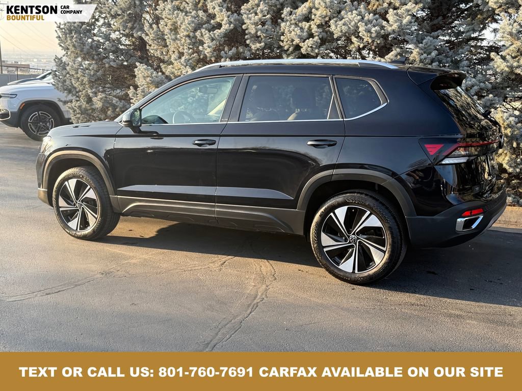 Used 2025 Volkswagen Taos SE image 5