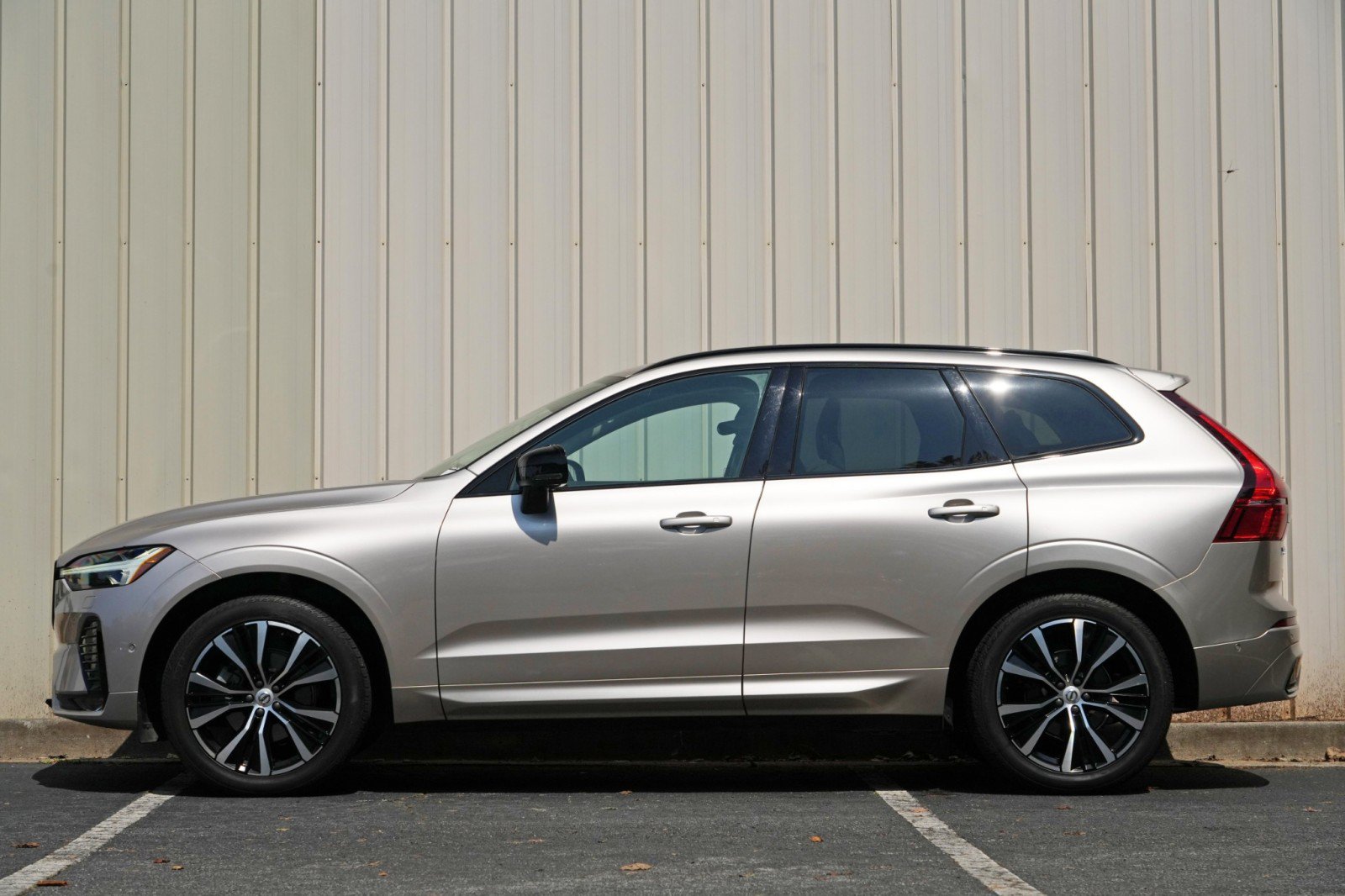 Used 2023 Volvo XC60 B5 Plus AWD/4WD image 8