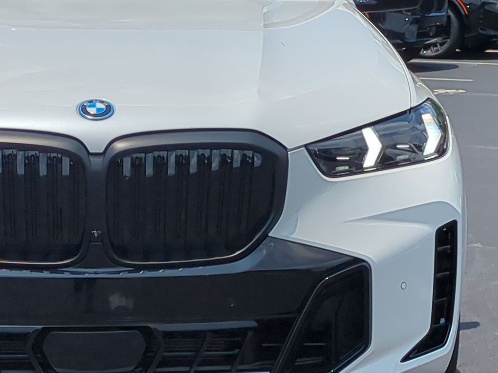 New 2026 BMW X5 xDrive50e w/ M Sport Package AWD/4WD image 6