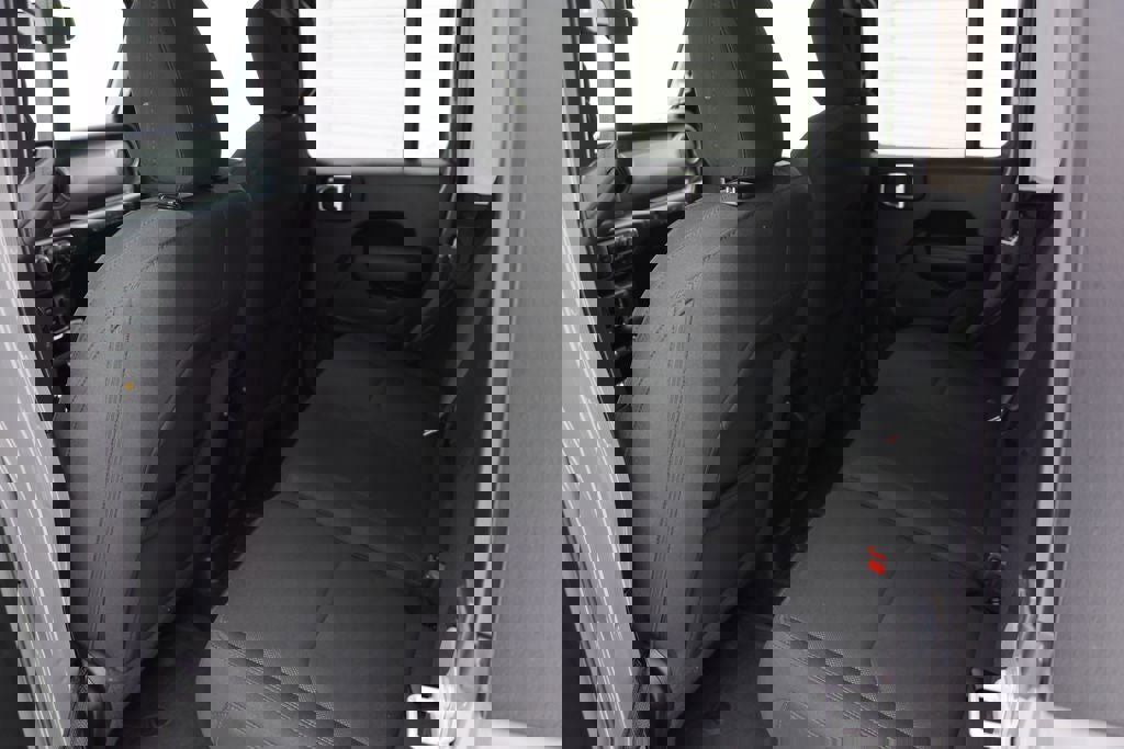 Used 2023 Jeep Wrangler Unlimited image 11