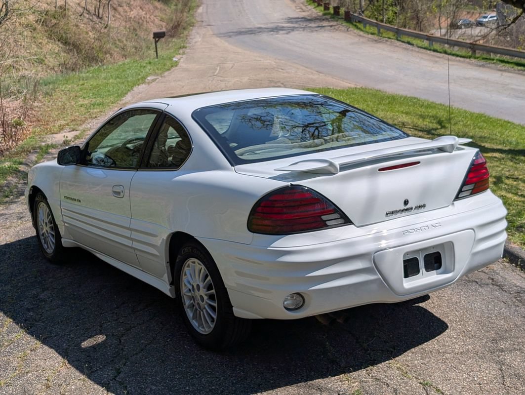 Used 2001 Pontiac Grand Am SE w/ Solid Value Appearance Pkg FWD image 24