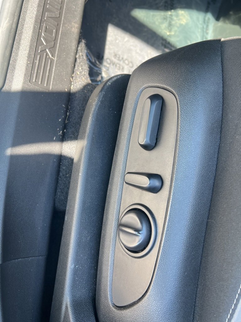 Used 2021 Chevrolet Equinox LT w/ LPO, Floor Liner Package image 22