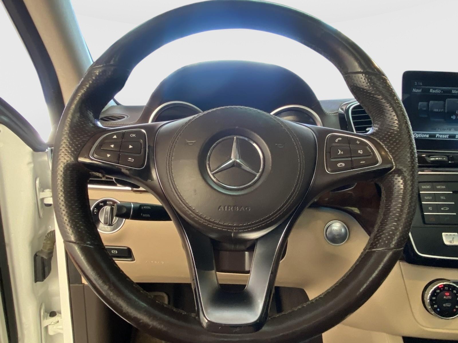 Used 2018 Mercedes-Benz GLS 450 4MATIC image 28