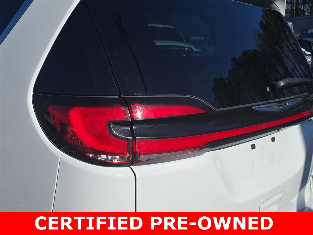 Used 2024 Chrysler Pacifica Touring-L image 35