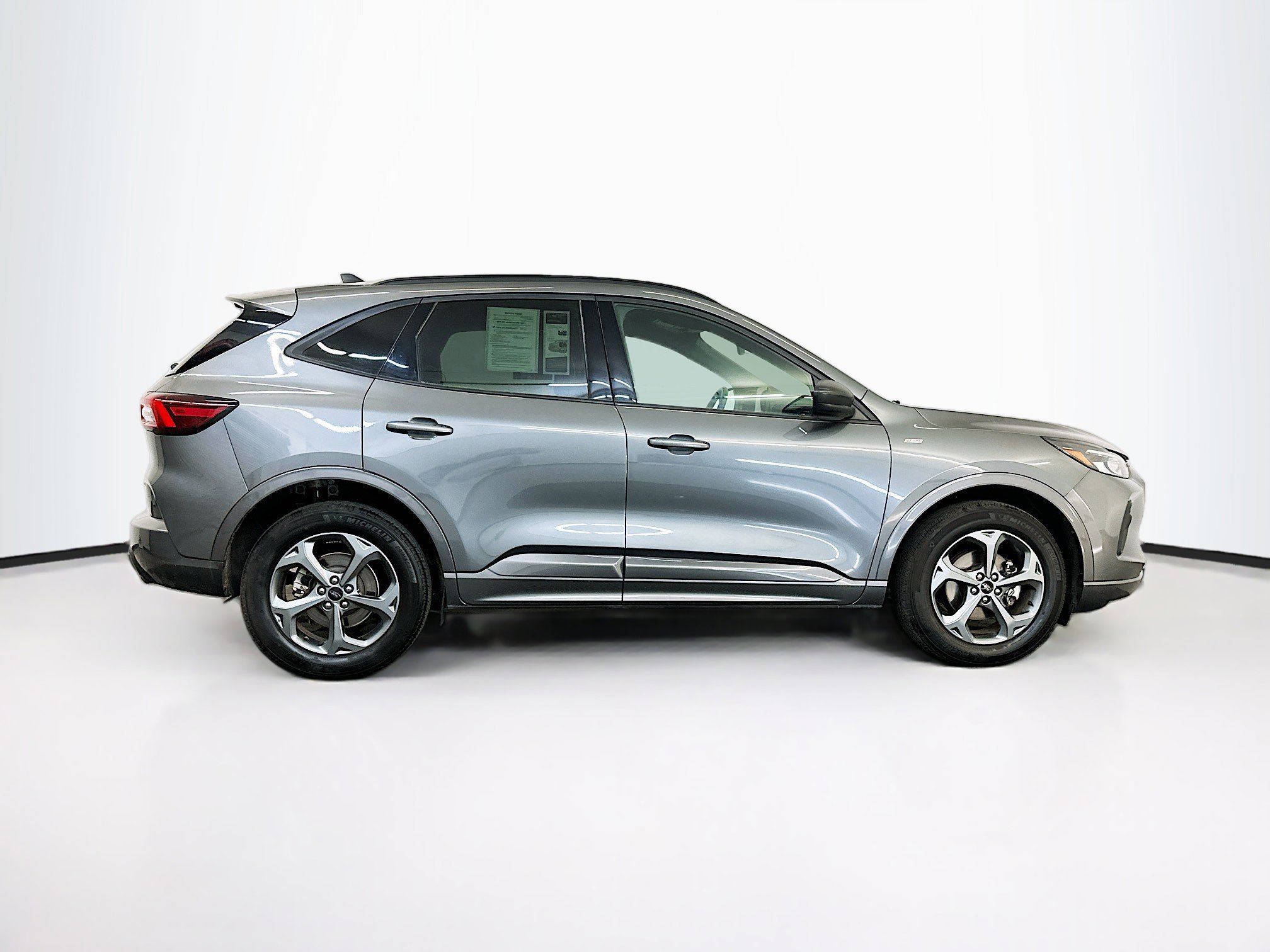 Used 2024 Ford Escape ST-Line image 10