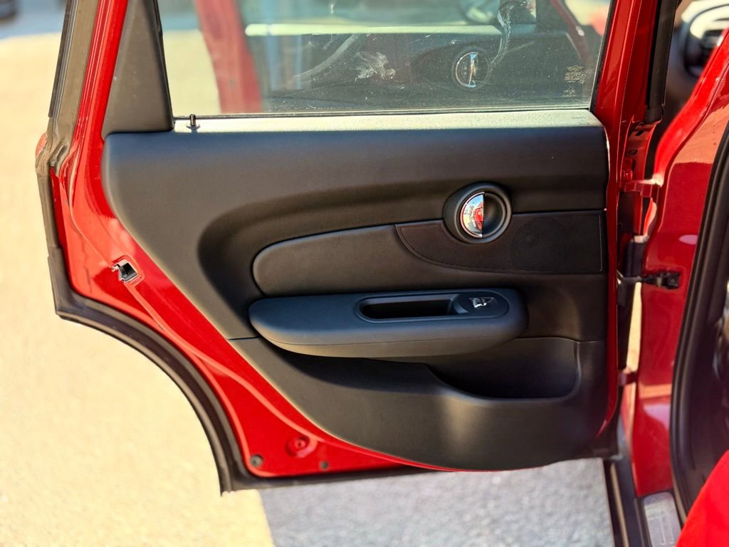 Used 2016 MINI Cooper Clubman image 9