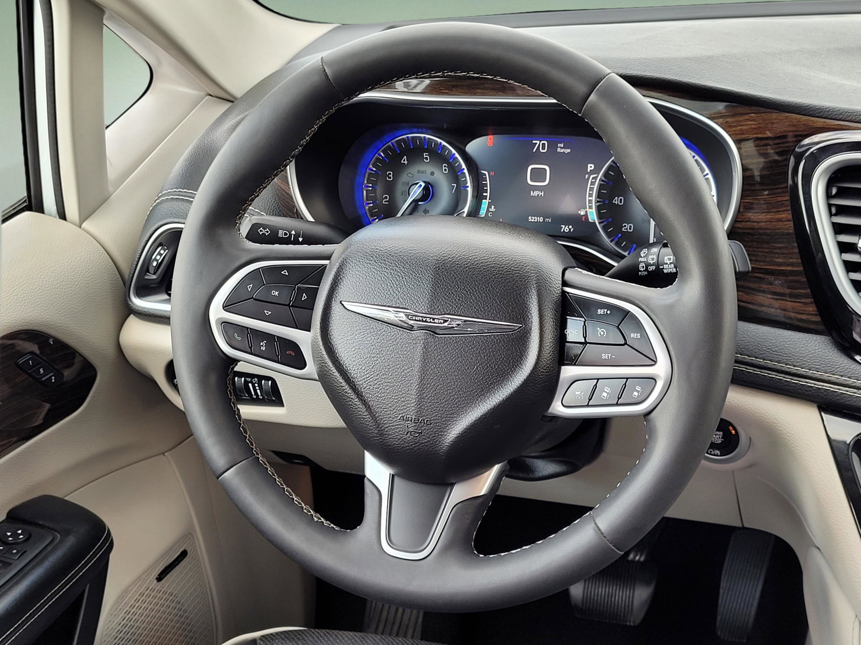 Used 2022 Chrysler Pacifica Limited FWD image 12