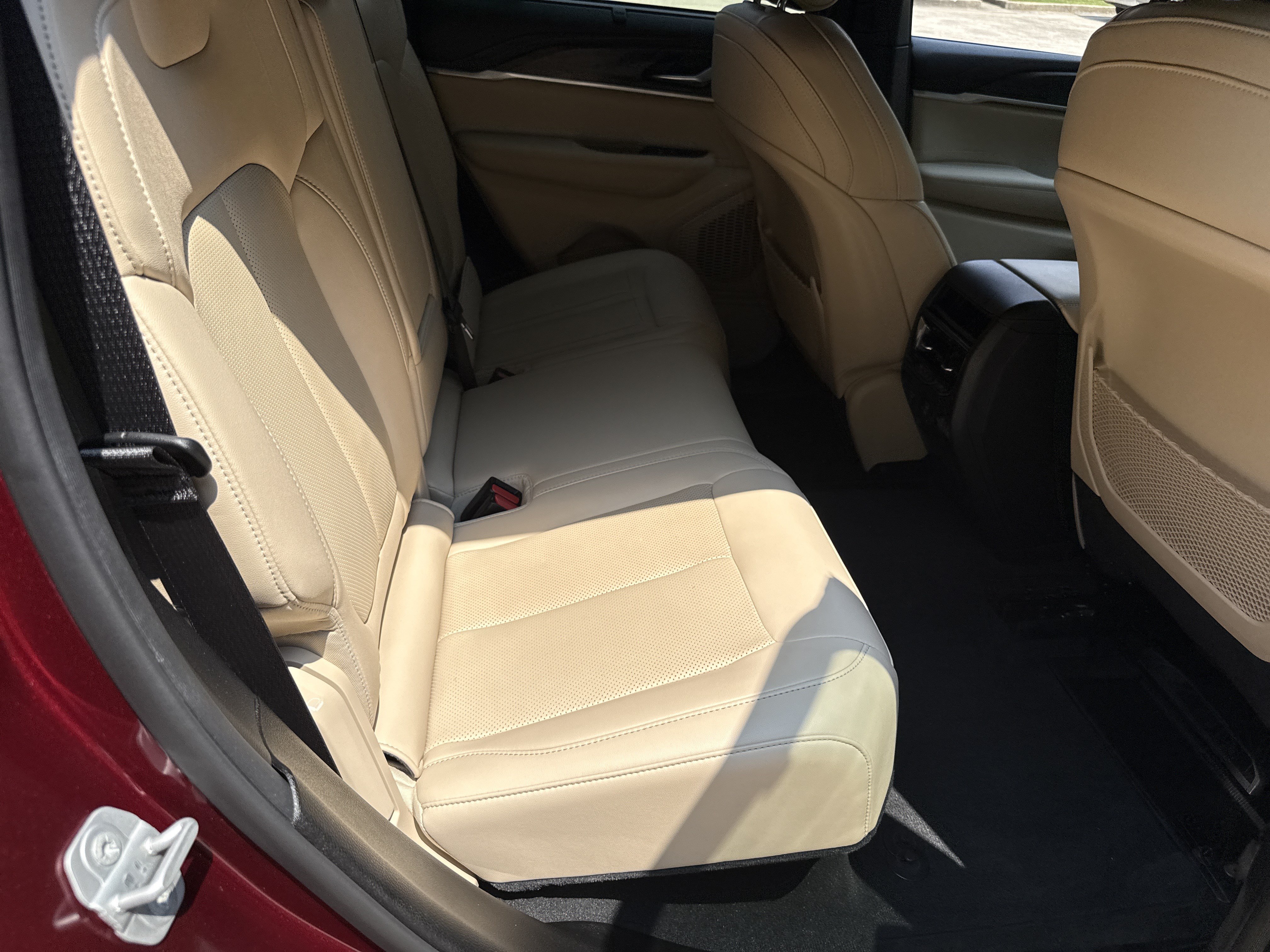 Used 2023 Jeep Grand Cherokee Limited w/ Luxury Tech Group II RWD image 15