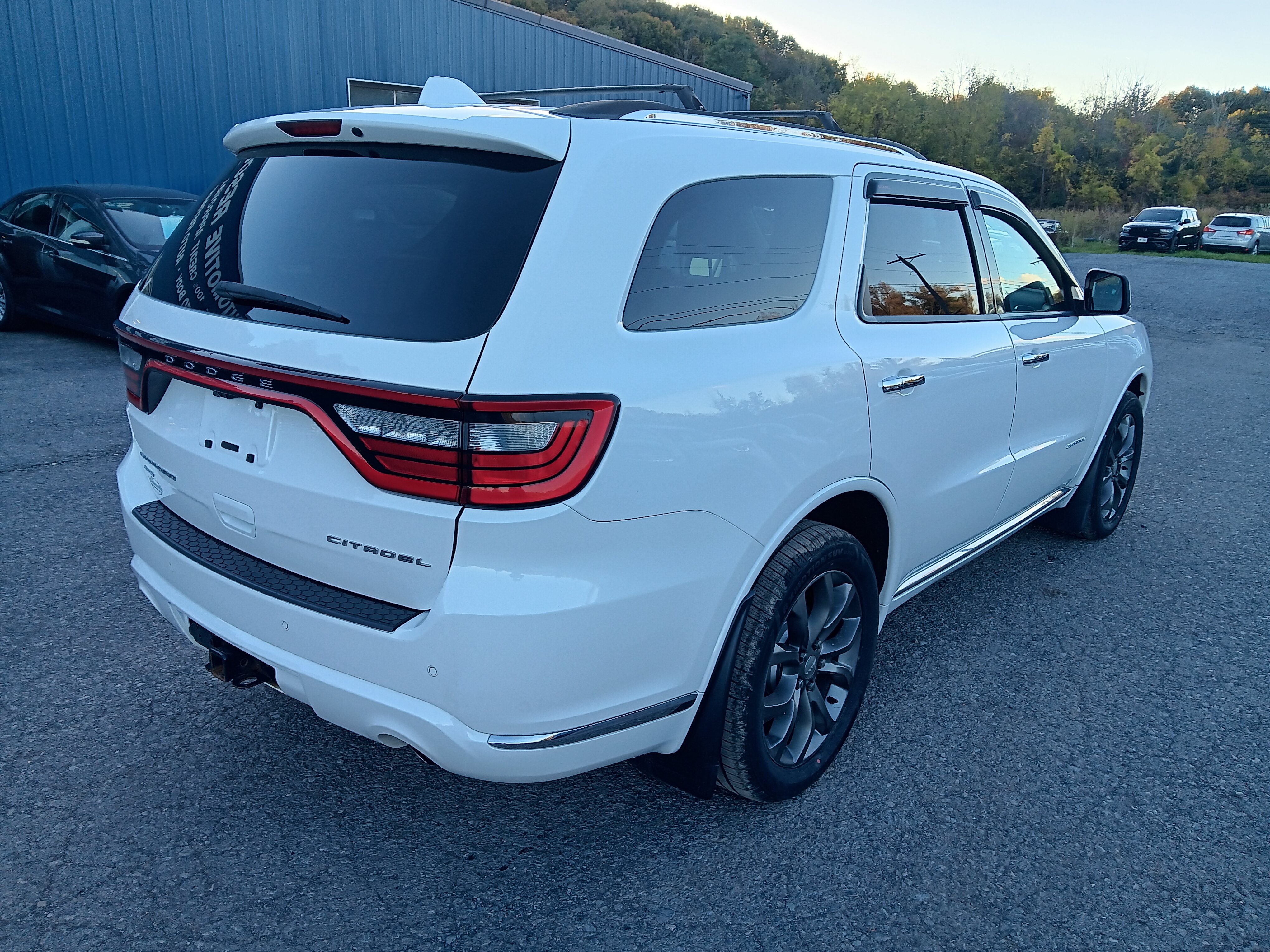 Used 2017 Dodge Durango Citadel w/ Technology Group AWD/4WD image 5