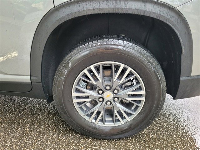 Used 2025 Chevrolet Traverse LT image 19