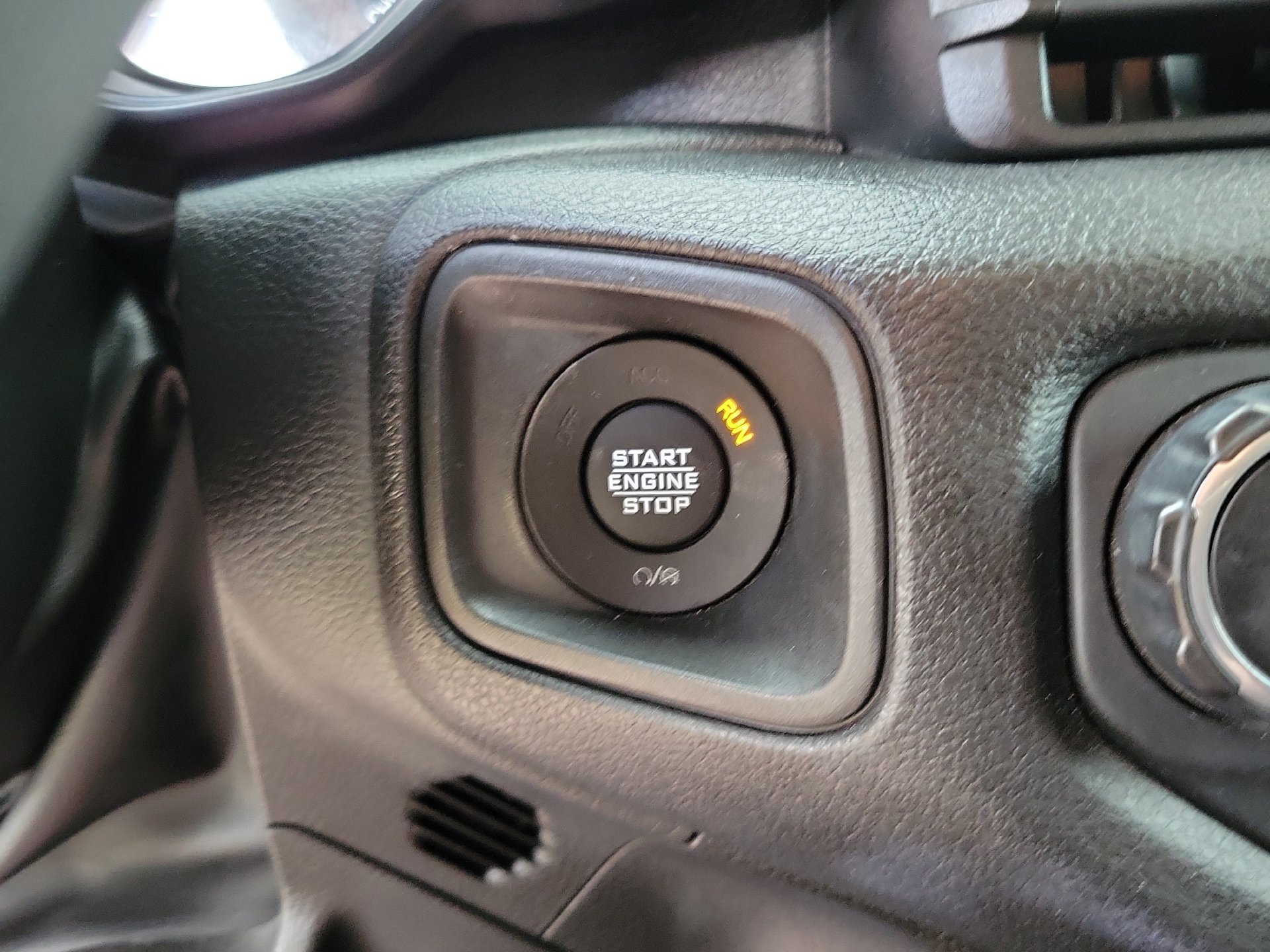 Certified 2024 Jeep Wrangler Unlimited AWD/4WD image 11