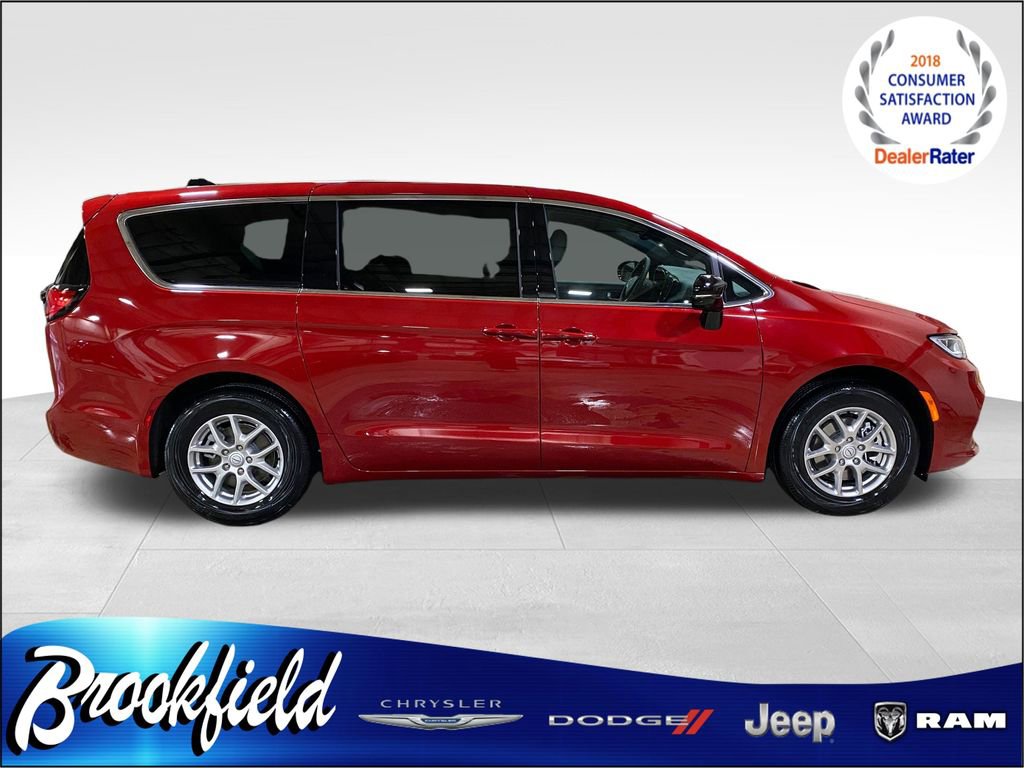 New 2026 Chrysler Pacifica Select FWD image 8