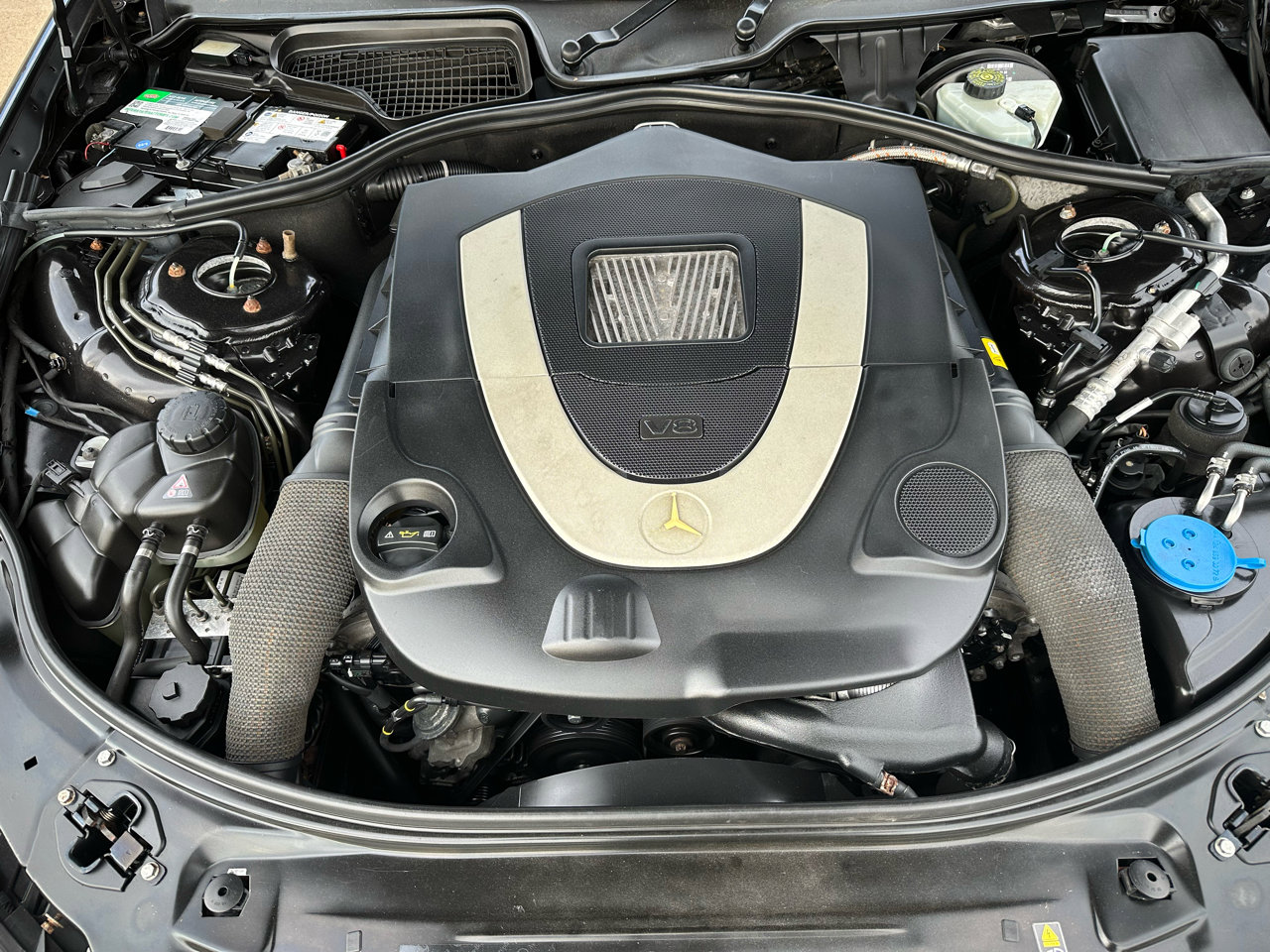 Used 2011 Mercedes-Benz S 550 4MATIC image 30