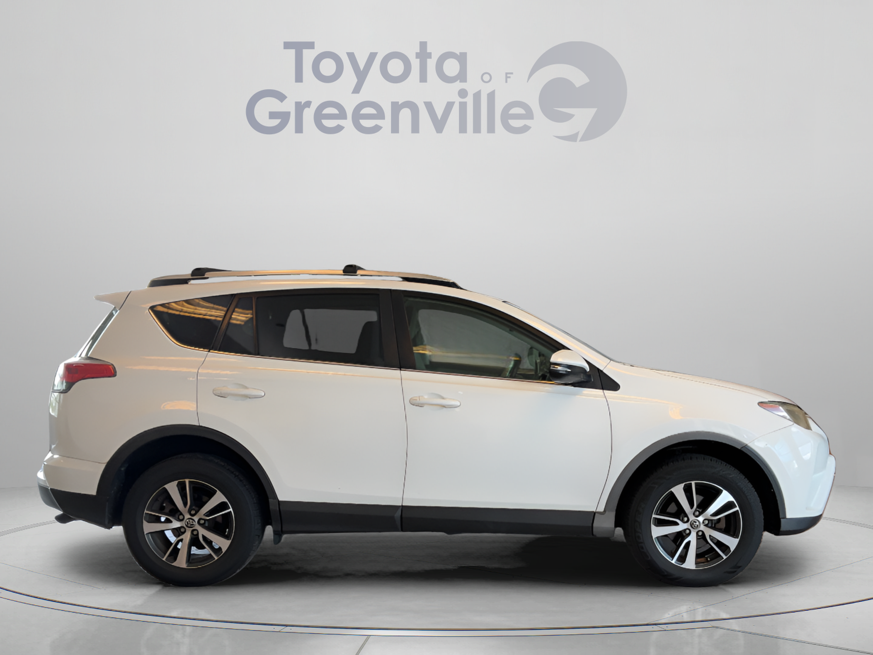 Used 2016 Toyota RAV4 XLE AWD/4WD image 7