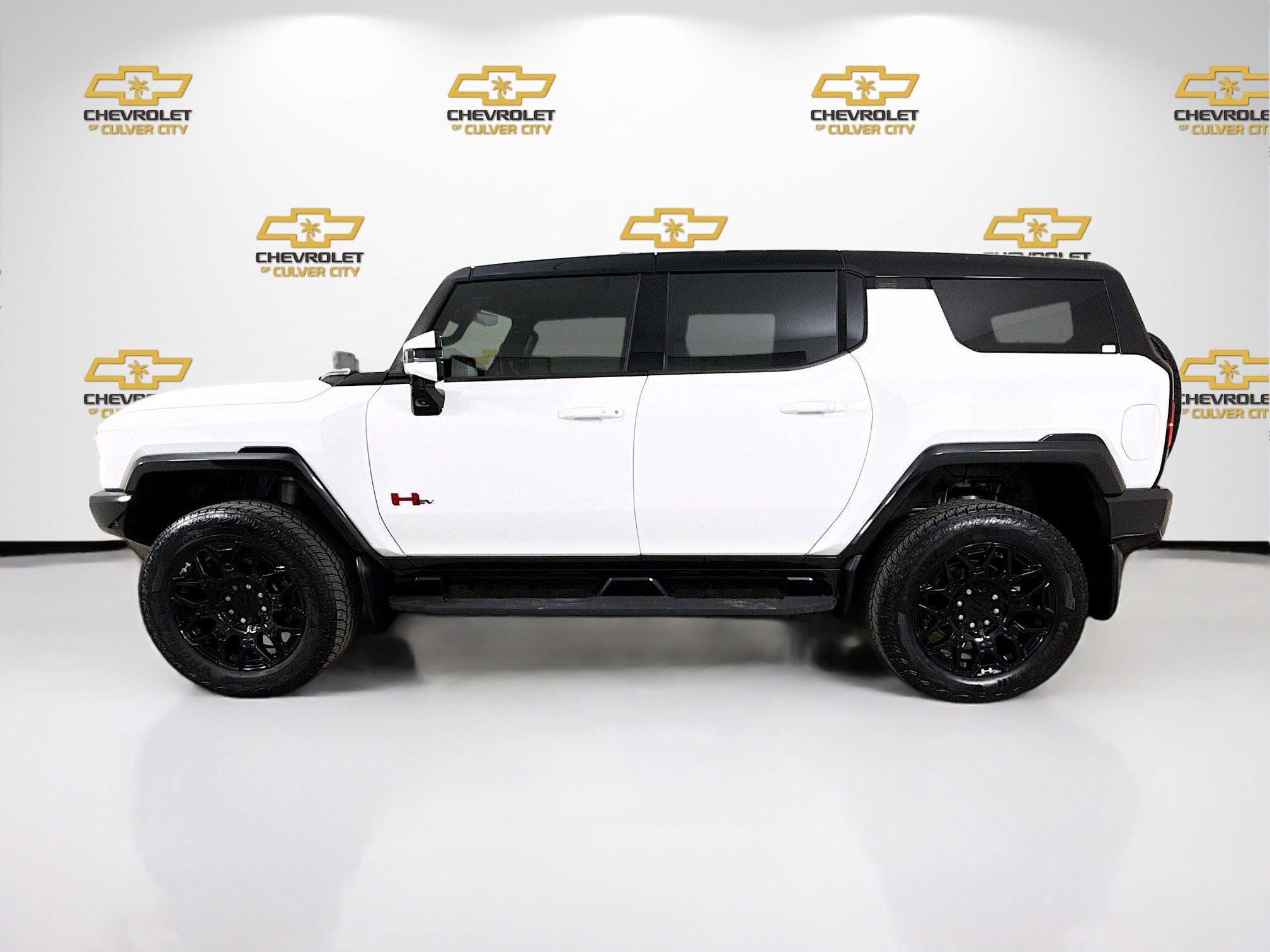 Used 2024 GMC Hummer EV 2X w/ LPO, Illumination Package image 4