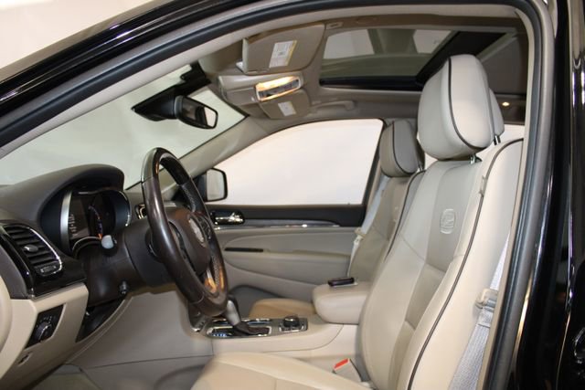 Used 2021 Jeep Grand Cherokee Overland AWD/4WD image 8