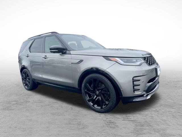 Certified 2024 Land Rover Discovery Dynamic SE image 3