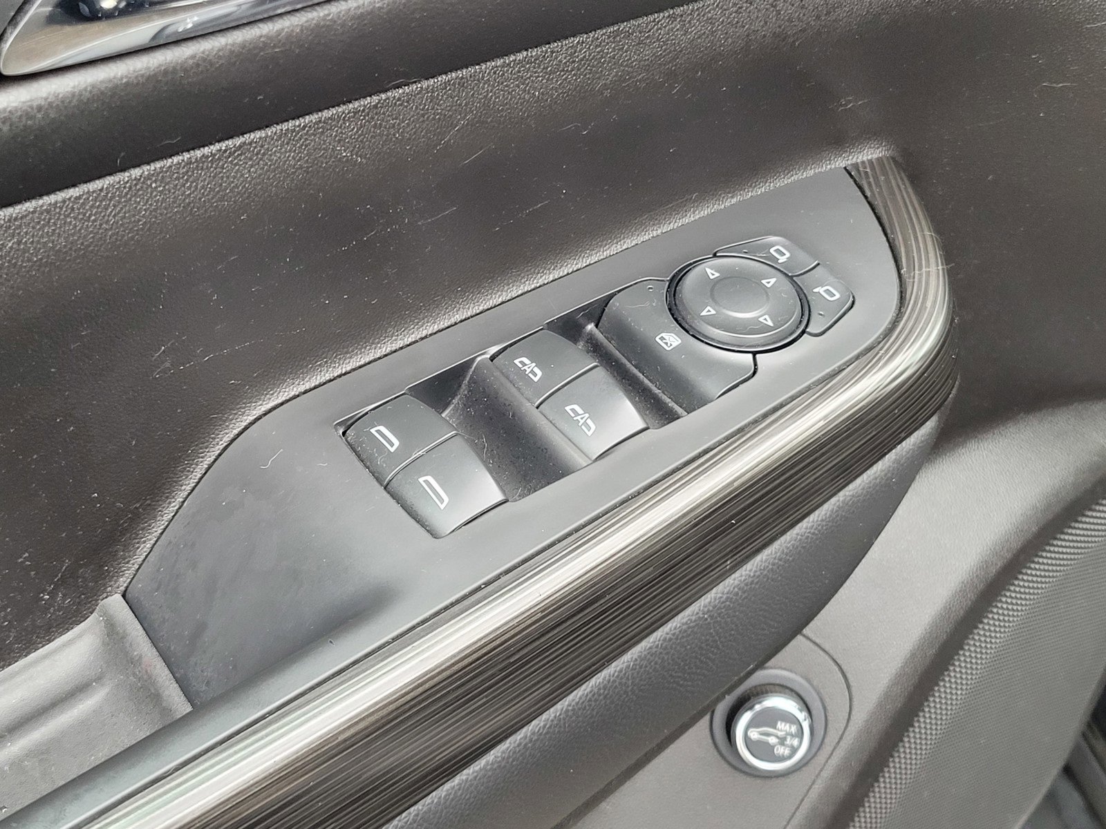 Used 2021 GMC Acadia SLT image 26