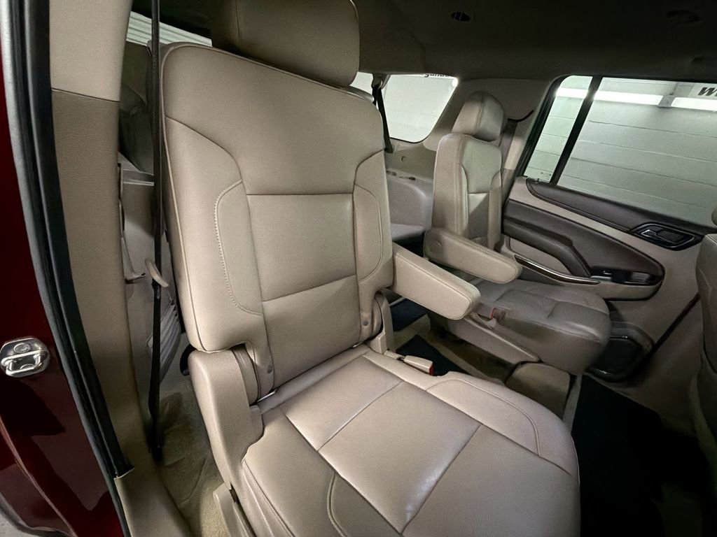 Used 2018 Chevrolet Suburban LT image 27