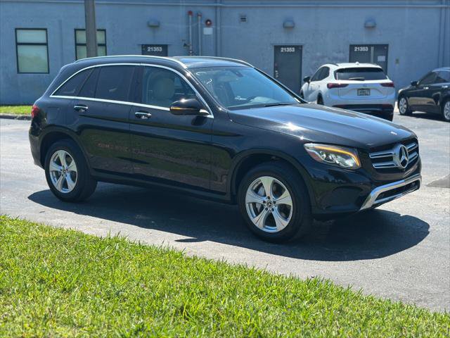 Used 2018 Mercedes-Benz GLC 300 w/ Premium Package image 11