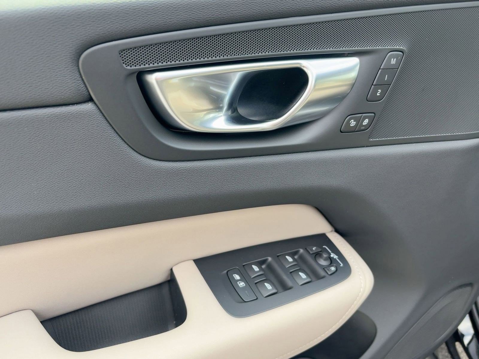 New 2026 Volvo XC60 B5 Plus w/ Protection Package Premier image 13