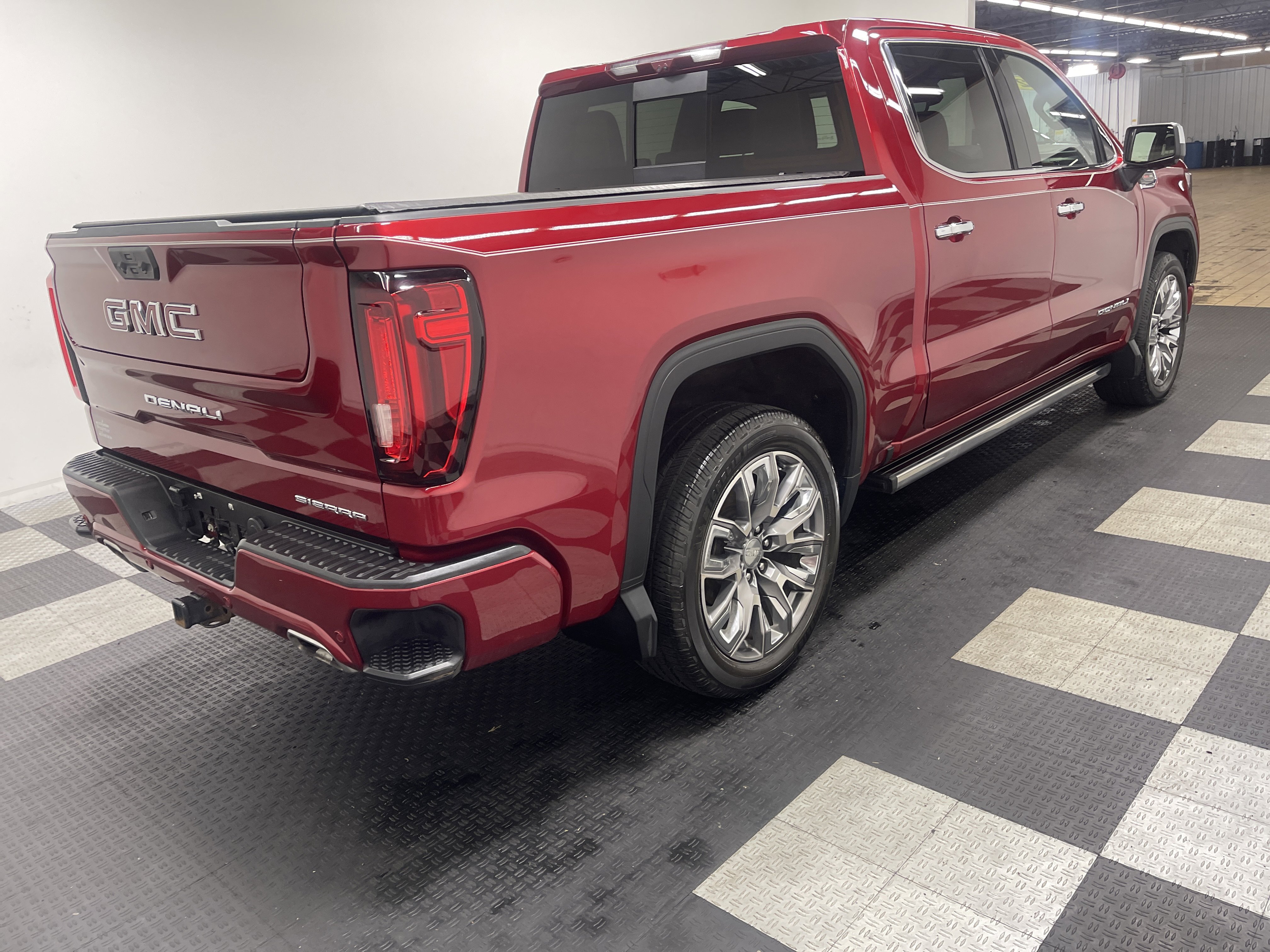 Used 2024 GMC Sierra 1500 Denali AWD/4WD image 5