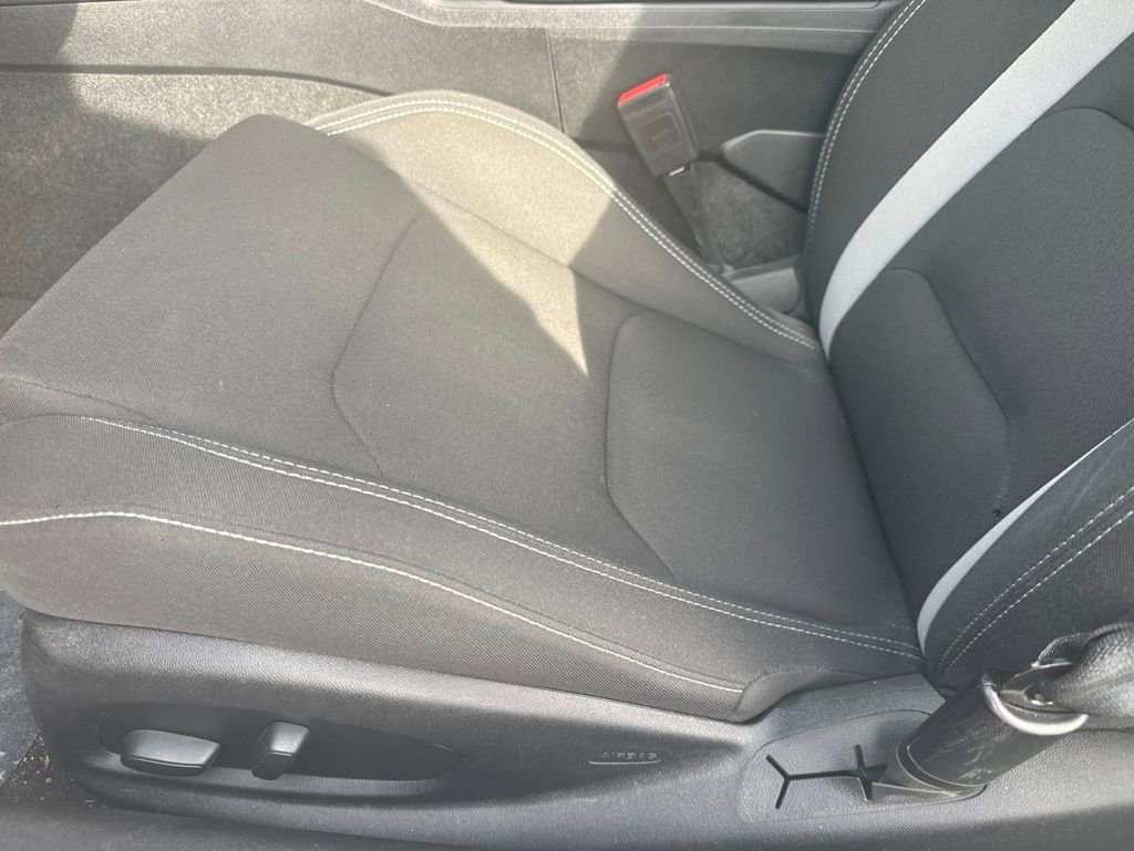 Used 2020 Chevrolet Camaro LT w/ RS Package RWD image 7