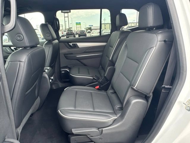 Used 2025 Buick Enclave Preferred AWD/4WD image 22