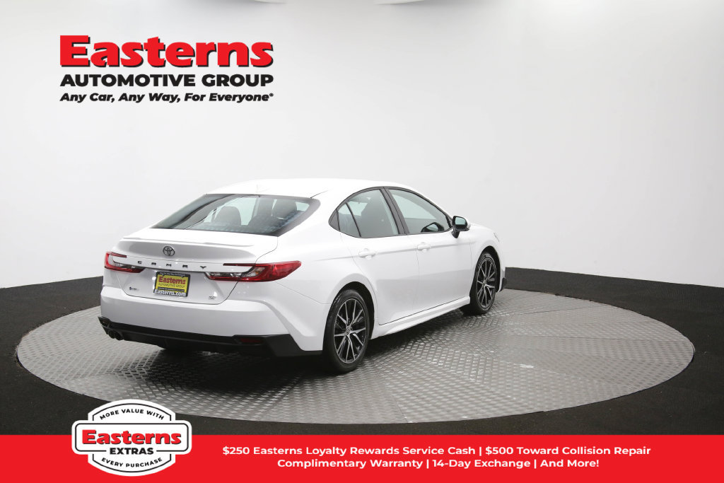 Used 2025 Toyota Camry SE FWD image 39