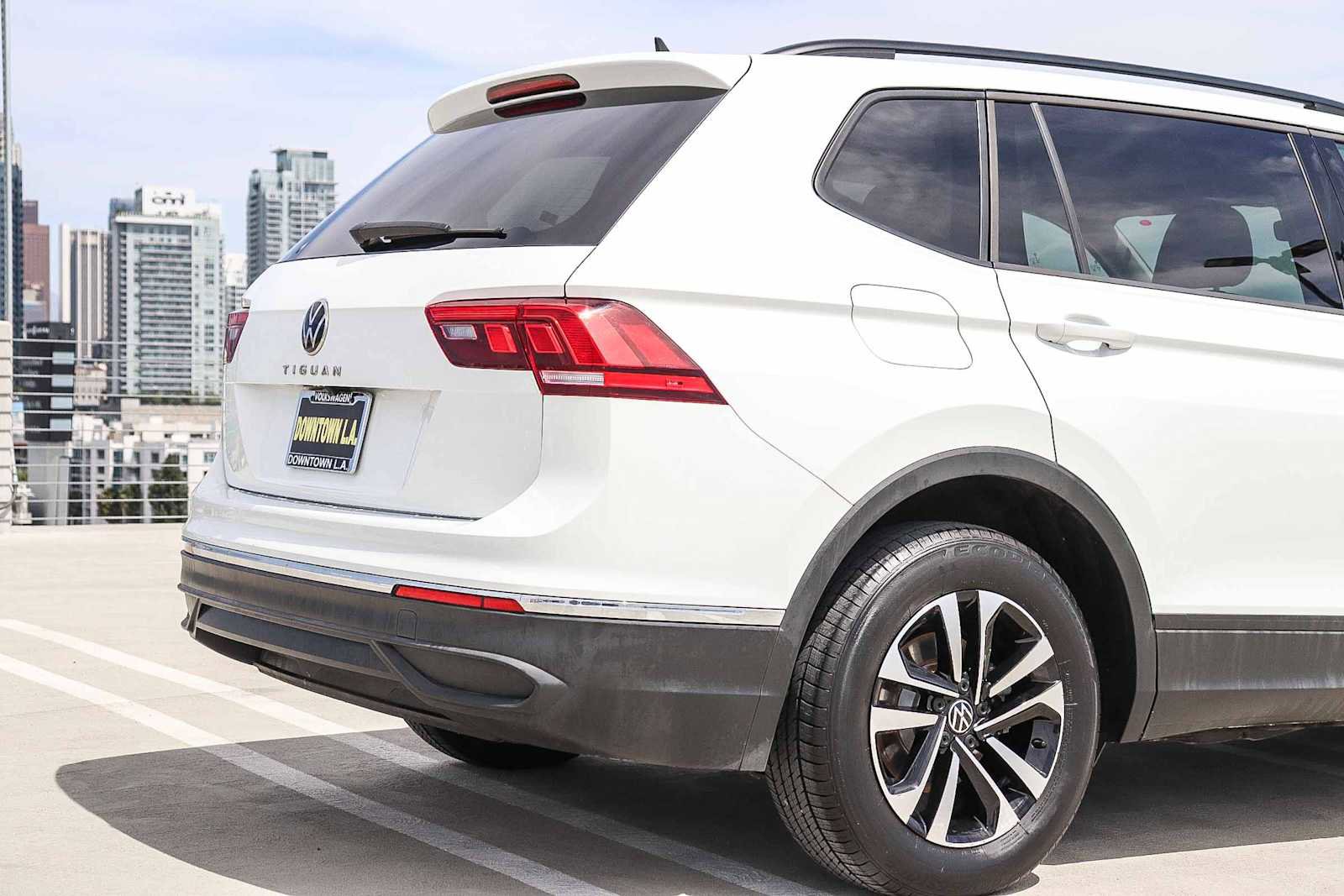 Used 2023 Volkswagen Tiguan S FWD image 9