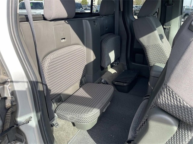 Used 2013 Nissan Frontier SV image 17