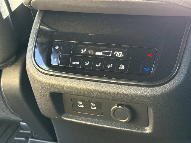 Used 2025 Nissan Armada PRO-4X AWD/4WD image 11