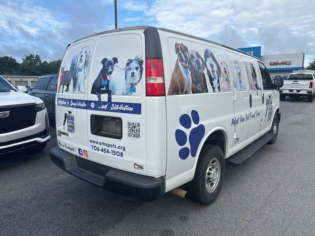 Used 2018 Chevrolet Express 2500 w/ Driver Convenience Package RWD image 4